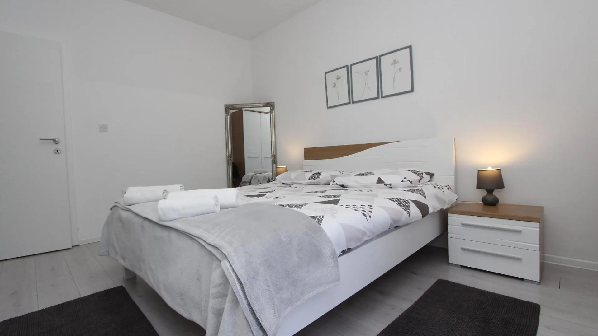 Apartments Rozi 로비니