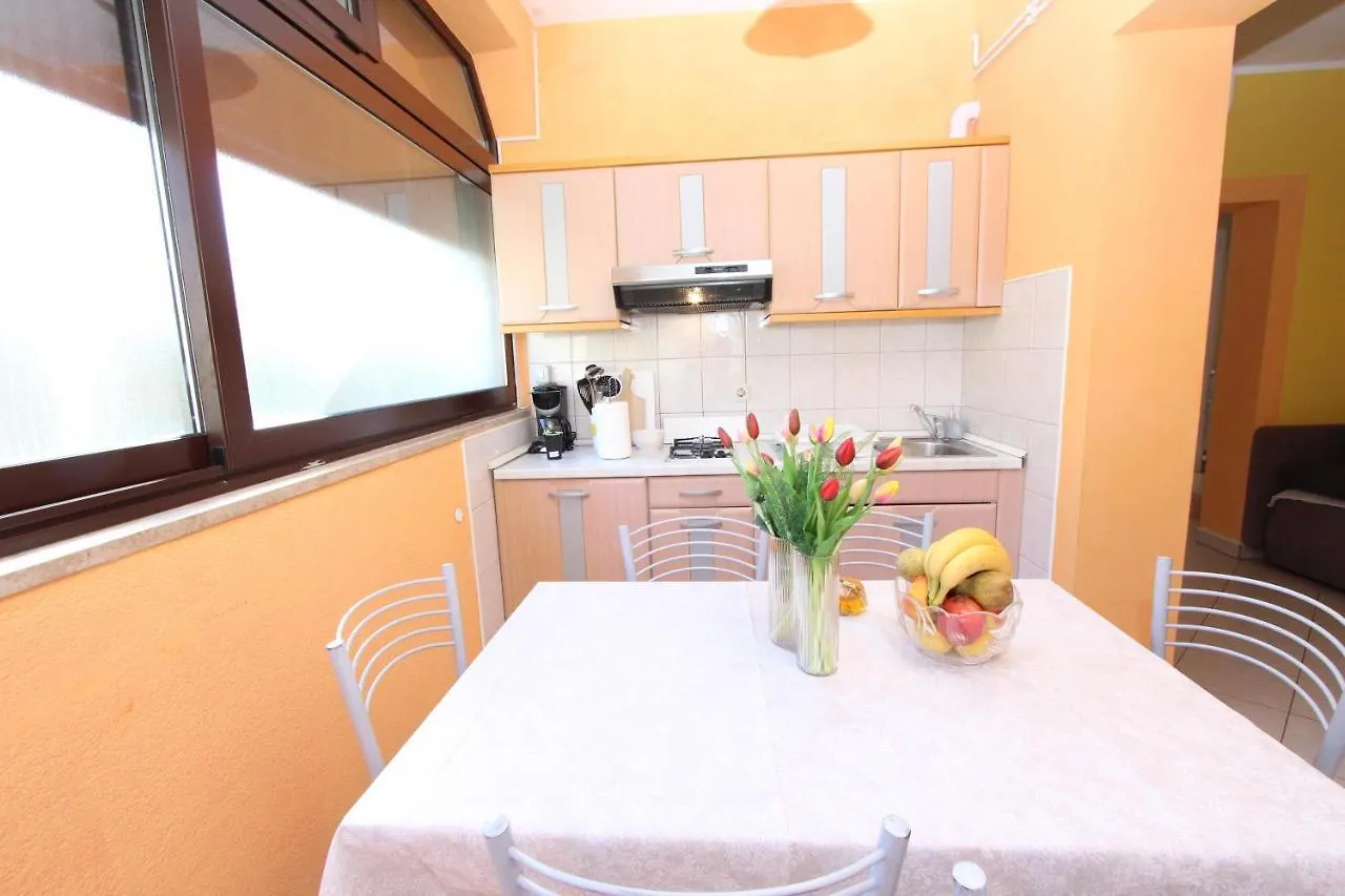 Apartments Rozi Rovinj