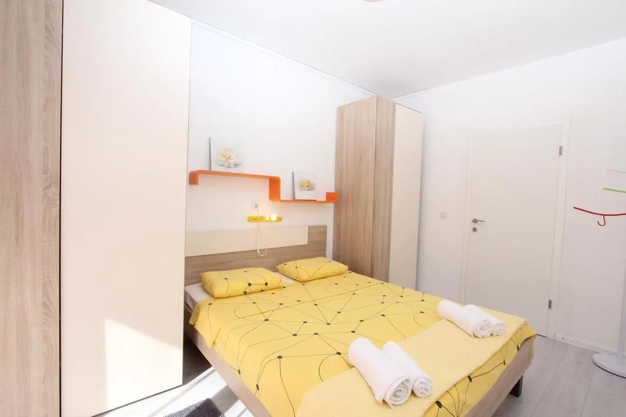 Apartments Rozi Rovinj 0*,