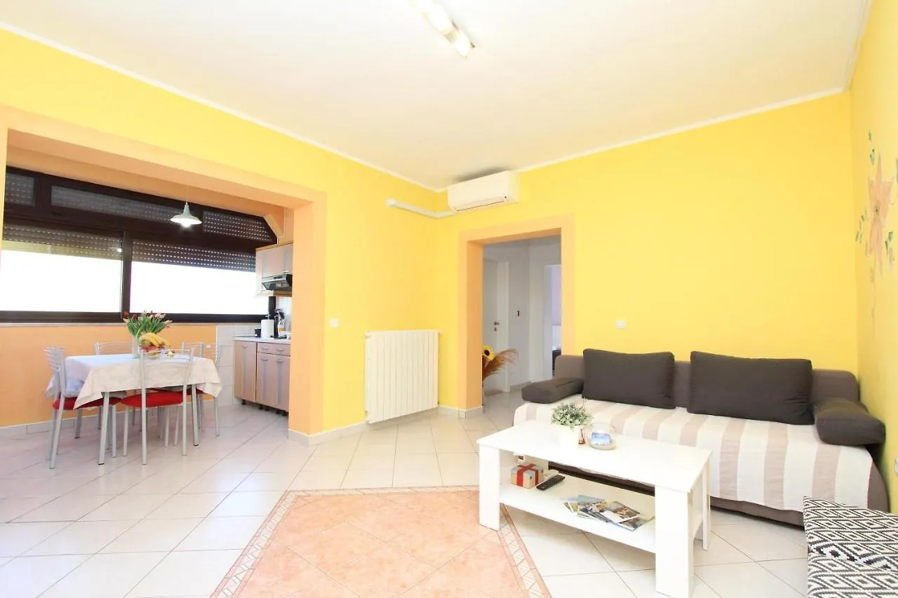 Apartments Rozi Rovinj 0*,  Croatia