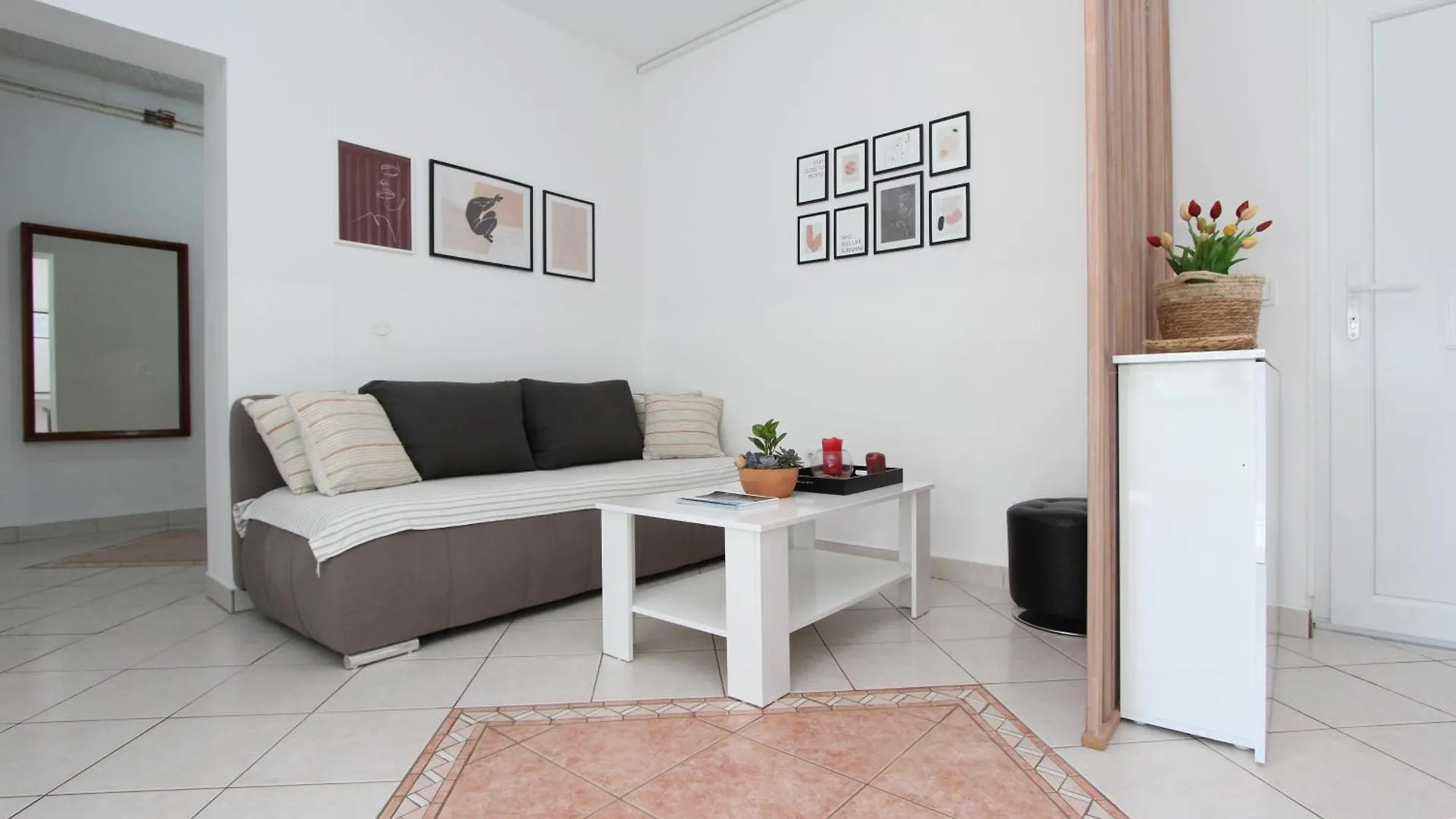 Apartments Rozi contacts